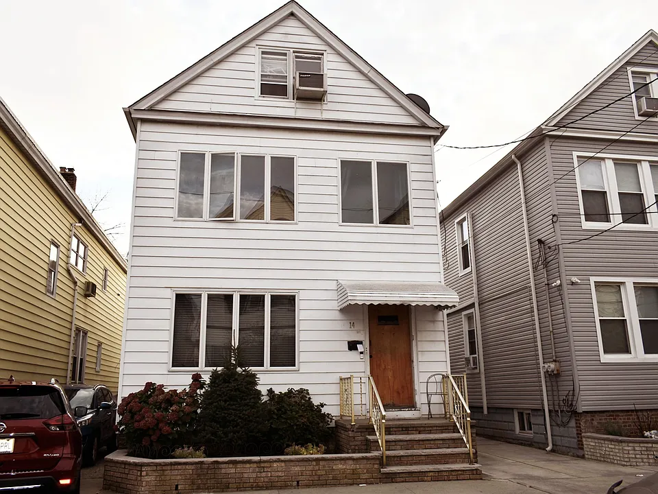 14 Newark Bay Ct