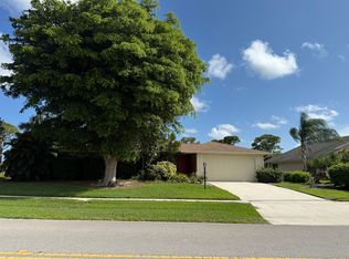 2507 Canterbury Dr N, Riviera Beach, FL 33407