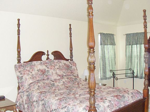 5th image of 9906 Bernhardt Way
