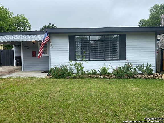 3rd image of 272 W Mariposa Dr