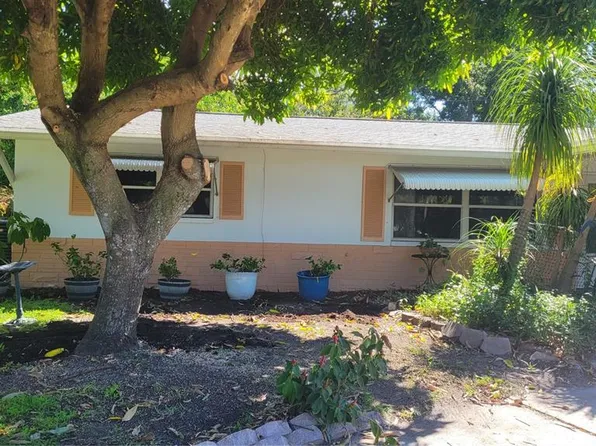 1421 Heather Dr, Dunedin, FL 34698