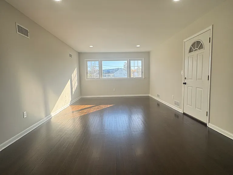 1006 Gifford Ct #2 — Photo 15