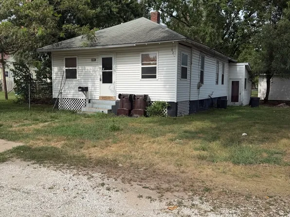 717 Railroad St, Beardstown, IL 62618