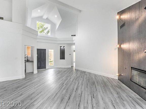 5th image of 7390 Mission Hills Dr