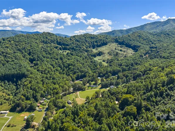 60 Spring Mountain Dr, Canton, NC 28716