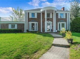 1 Gainsborough Rd, Scarsdale, NY 10583