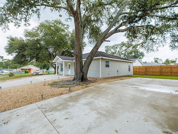 5th image of 400 Colonial Way
