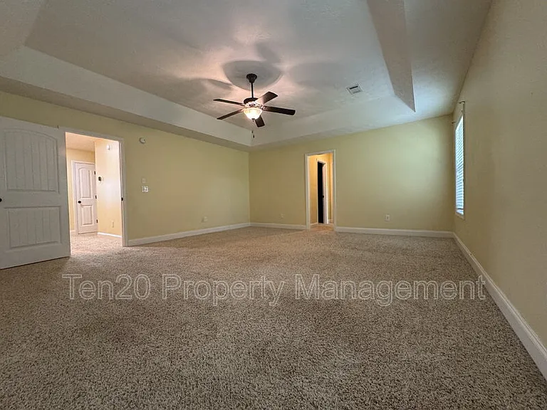 7471 Coppice Dr — Photo 22