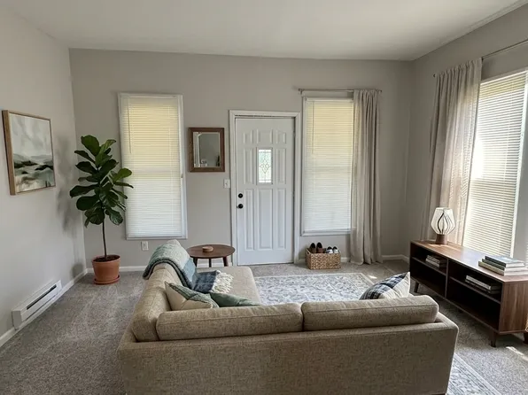 741 Lebanon St APT 2, Aurora, IL 60505