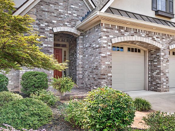 3rd image of 161 Quiet Oak Ct