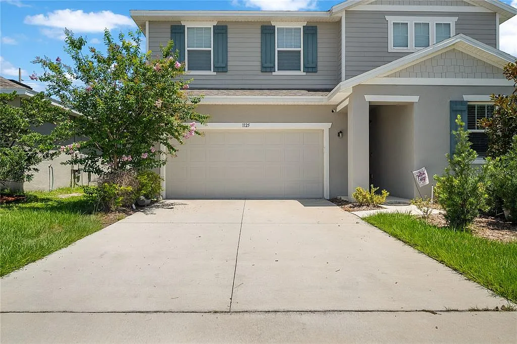 4 bed, 3.0 bath, 2583 sqft, $2,900 — Photo 1
