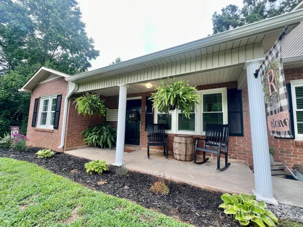 469 Radio Rd, Taylorsville, NC 28681