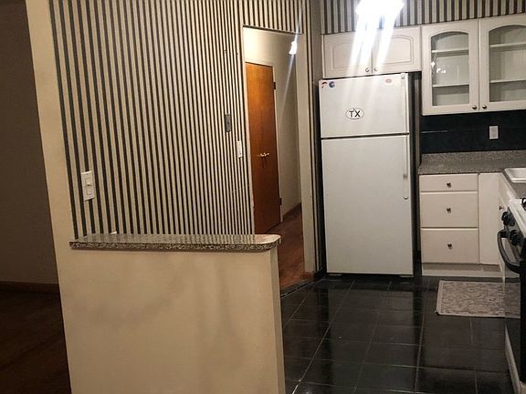 3rd image of 7157 Parsons Blvd
