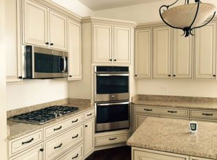 4655 Coyote Lakes Cir, Lake In The Hills, IL 60156