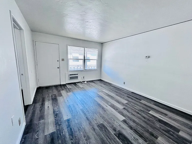 1017 Lochbrae Rd — Photo 4