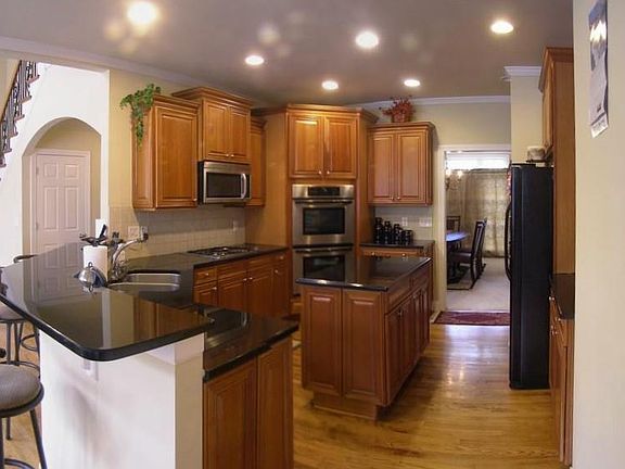5th image of 442 Wallis Farm Way