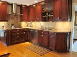 8 Yorkshire Rd, Marblehead, MA 01945