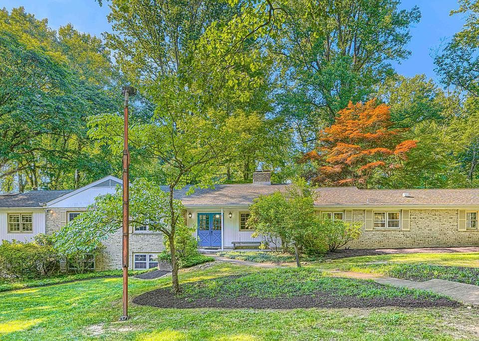 1st image of 2 Kenmont Ct