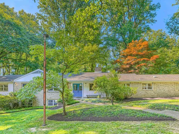 2 Kenmont Ct, Owings Mills, MD 21117