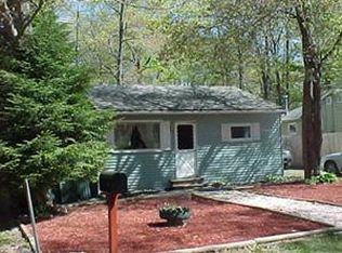 Cherry Red Rd, Greentown, PA 18426