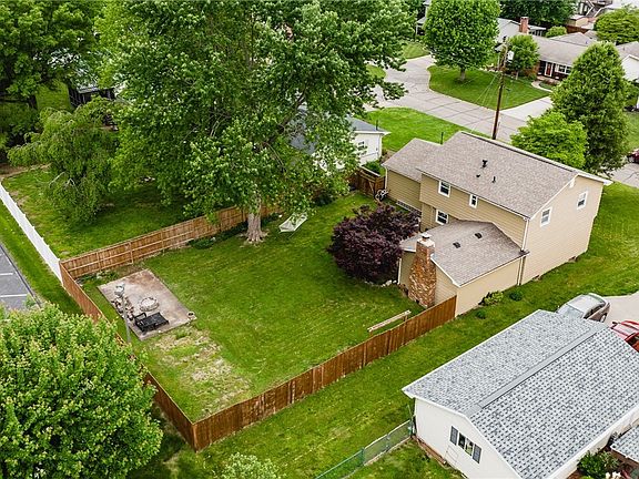 3rd image of 113 Sherwood Dr