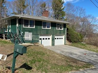 8 Oak St, Topsham, ME 04086