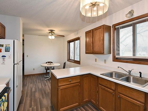 2nd image of 685 Mound St