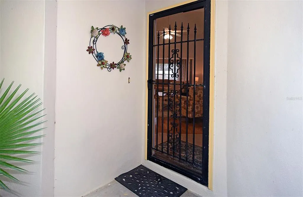 2 bed, 2.0 bath, 1465 sqft, $4,000 — Photo 4