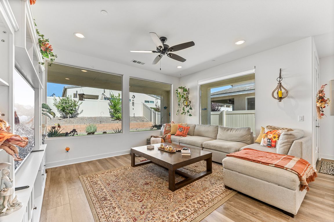 next background image