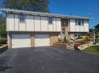 702 Maplehurst Dr, Somerset, PA 15501