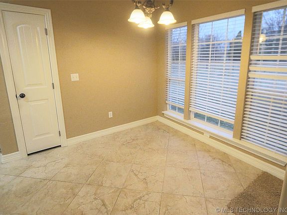 5th image of 22115 S Dogwood Dr
