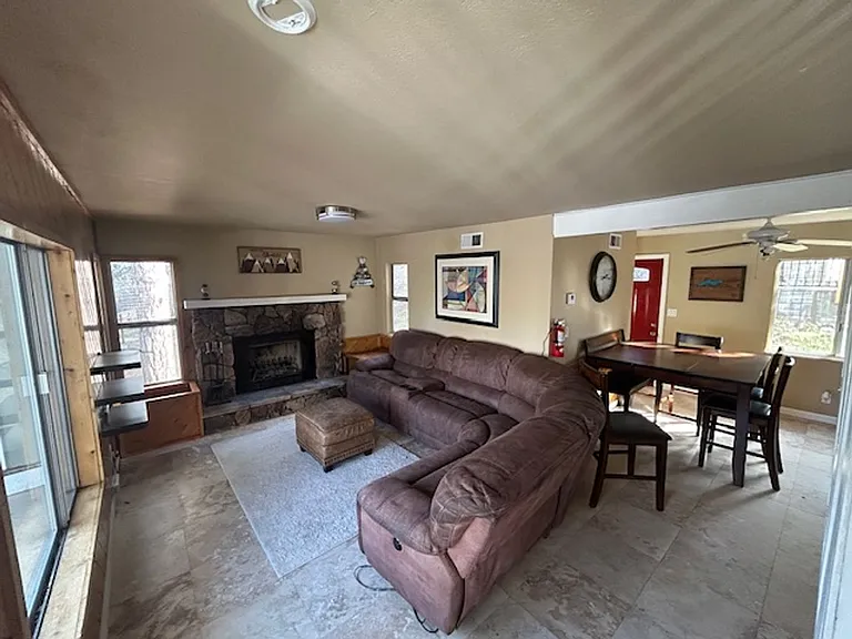 716 Barret Way — Photo 10