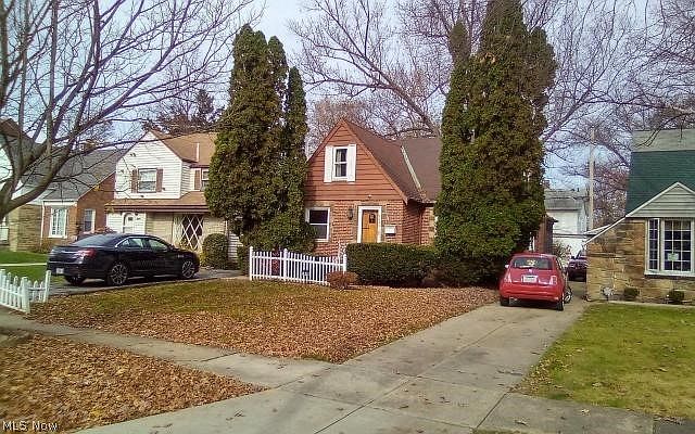 2nd image of 3845 Bainbridge Rd
