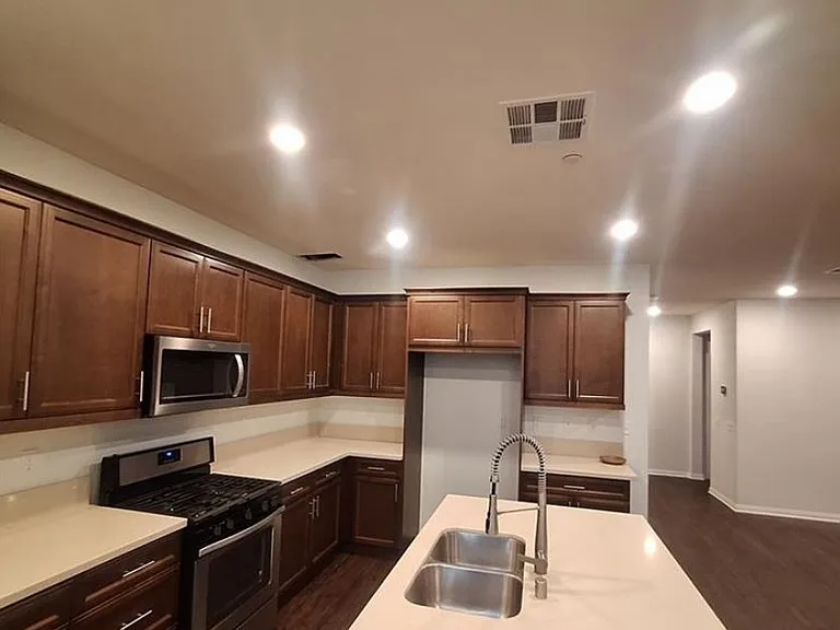 825 Parisa Pl — Photo 4