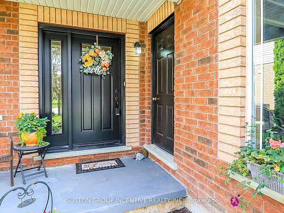 2nd image of 152 Julia Cres