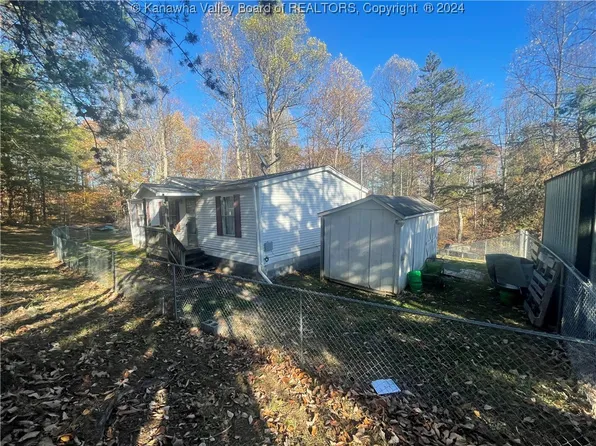 345 Sorrel Dr, Milton, WV 25541