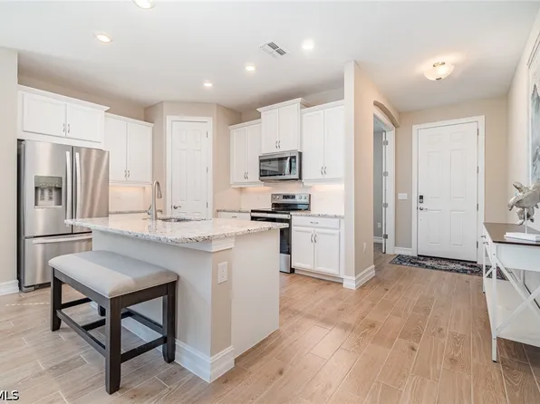 3860 Crosswater Dr, North Fort Myers, FL 33917