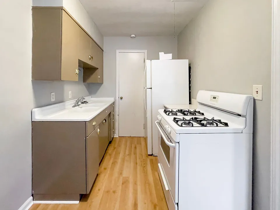 1518 W Main St #4