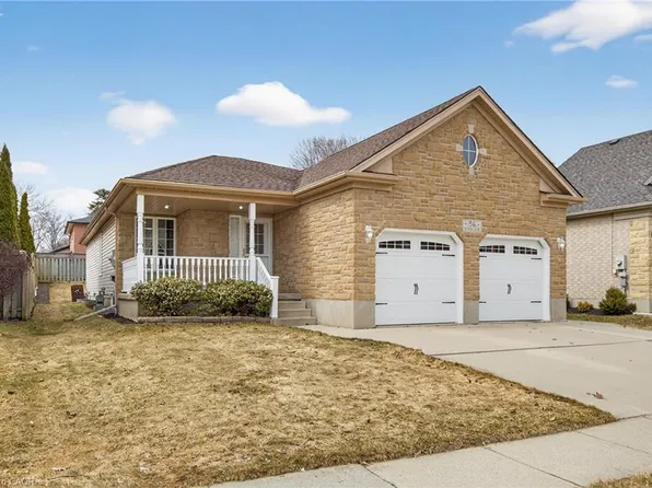 56 McFarlane Dr, Cambridge, ON N3C 4L7