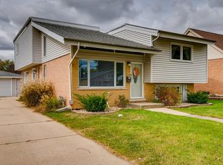 9720 Mason Ave, Oak Lawn, IL 60453