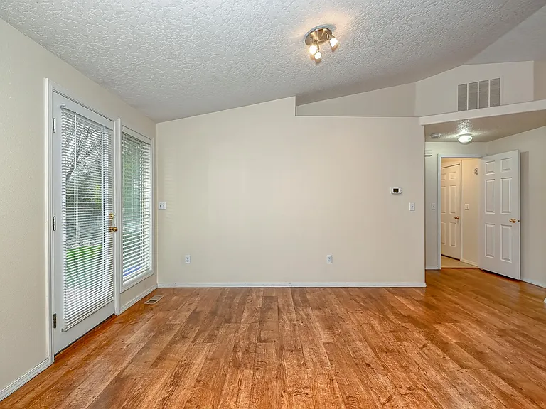 7264 N Parkcrest Ave — Photo 8