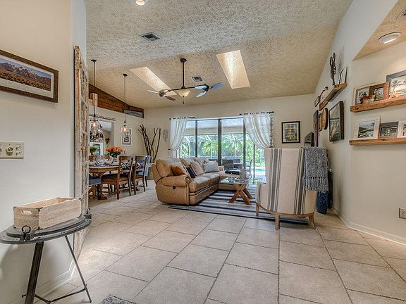 3rd image of 2922 NE Ivy Ln