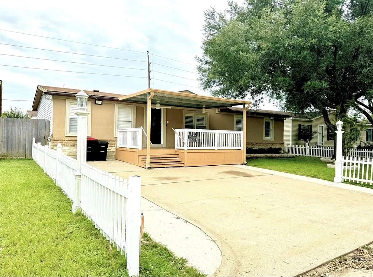 4 bed, 2.0 bath, 1404 sqft, $1,850 — Photo 2