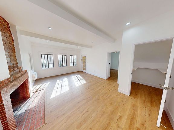 5th image of 424 N Alta Vista Blvd #424