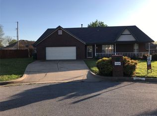 5322 S Greenan Dr W, Sand Springs, OK 74063