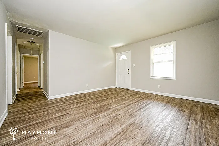 1044 Valley View Rd SE — Photo 4