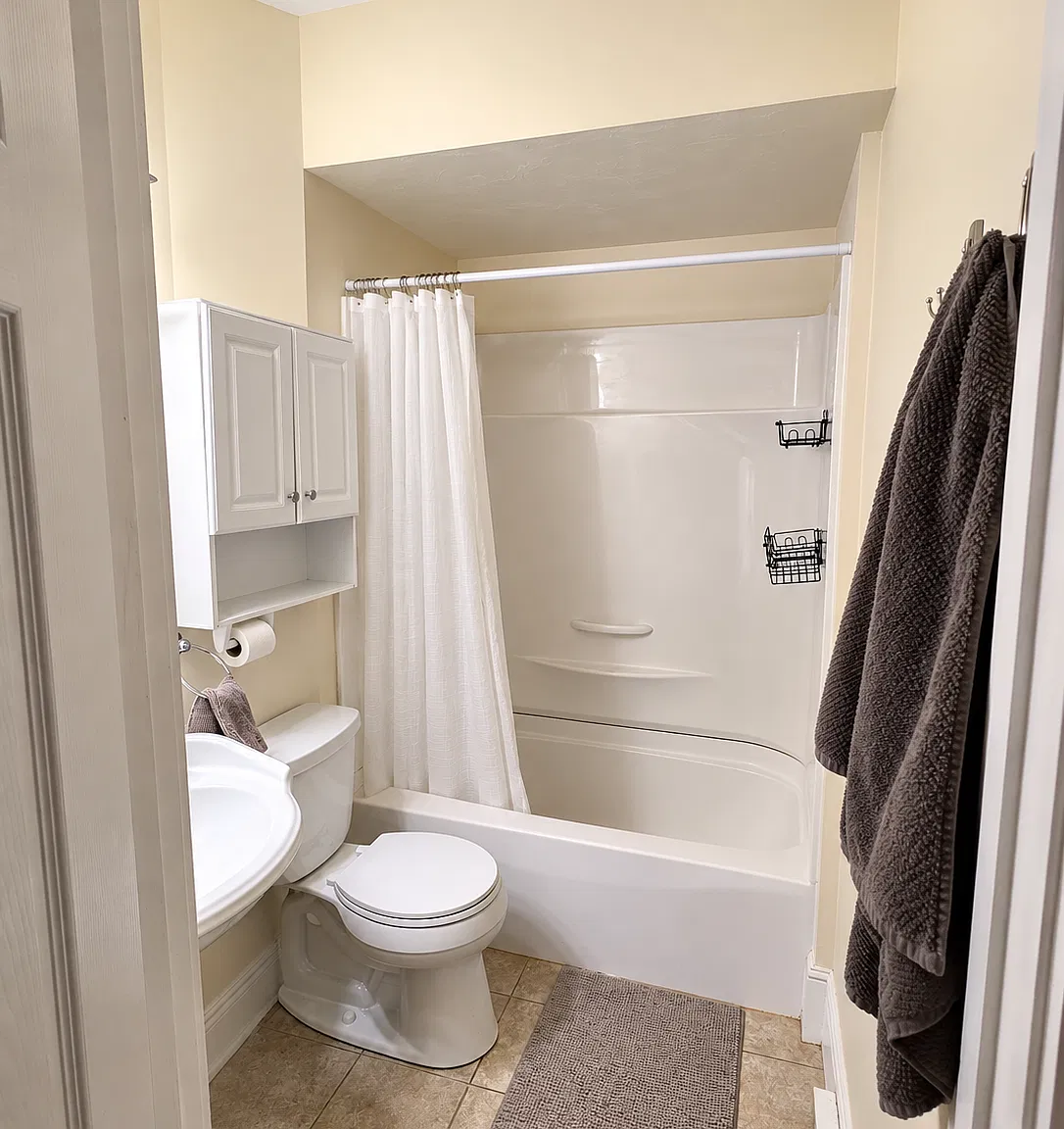 3 bed, 1000 sqft, $3,500 — Photo 3