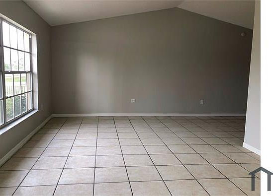 3rd image of 1614 Howland Blvd
