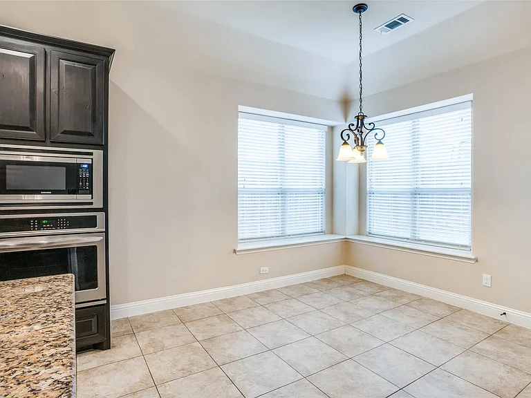 3303 Robin Trl — Photo 10