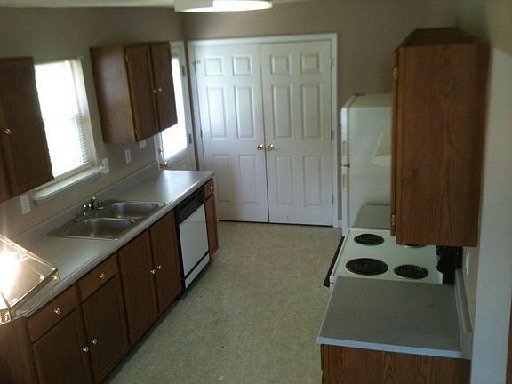 4th image of 512 Bell Place Dr